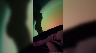 Ms.juicy_p aka ms.juicy_p - 09-26-2025 OnlyFans Video - Enjoy the view of my shadow
