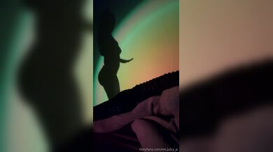 Ms.juicy_p aka ms.juicy_p - 09-26-2025 OnlyFans Video - Enjoy the view of my shadow