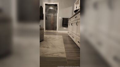 Marie-sz-queen aka marie-sz-queen - 06-11-2025 OnlyFans Video - A lot of you guys asked me for private vids of me getting out of my