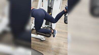 Marie-sz-queen aka marie-sz-queen - 04-30-2025 OnlyFans Video - Beat the up