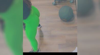 Marie-sz-queen aka marie-sz-queen - 07-30-2026 OnlyFans Video - Hump Day Everyone wonders how I practice taking those huge cocks, this exercise is my favorite