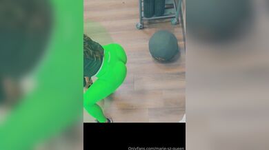 Marie-sz-queen aka marie-sz-queen - 07-30-2026 OnlyFans Video - Hump Day Everyone wonders how I practice taking those huge cocks, this exercise is my favorite