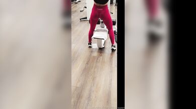 Marie-sz-queen aka marie-sz-queen - 11-02-2025 OnlyFans Video - Oh how I love these red leggings
