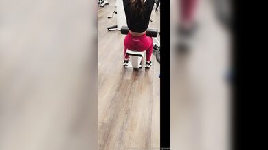 Marie-sz-queen aka marie-sz-queen - 11-02-2025 OnlyFans Video - Oh how I love these red leggings
