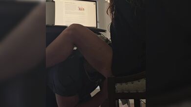 Marie-sz-queen aka marie-sz-queen - 10-08-2025 OnlyFans Video - Working on advancing my career with an online seminar but was told that we could turn