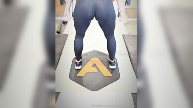 Marie-sz-queen aka marie-sz-queen - 11-02-2024 OnlyFans Video - No fake glutes here, I work for them