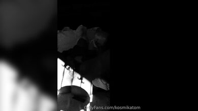 Kosmik Atom aka kosmik_atom - 01-08-2024 OnlyFans Video - What are u currently reading