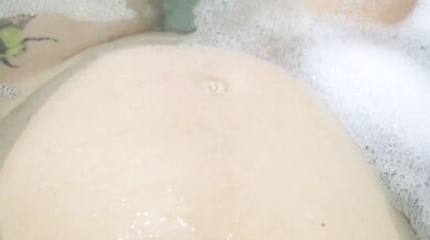 PregnantMiodelka - 8th monthes of my pregnancy in bathFace, Belly Fetish, Pregnant, Bathroom, Bathtub Fetish, Hairy Bush, ManyVids