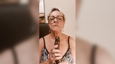 Carie Harper aka milf_harper - 04-29-2025 OnlyFans Video - VideoMilf Jerk off instructions using my 10 inch dildo